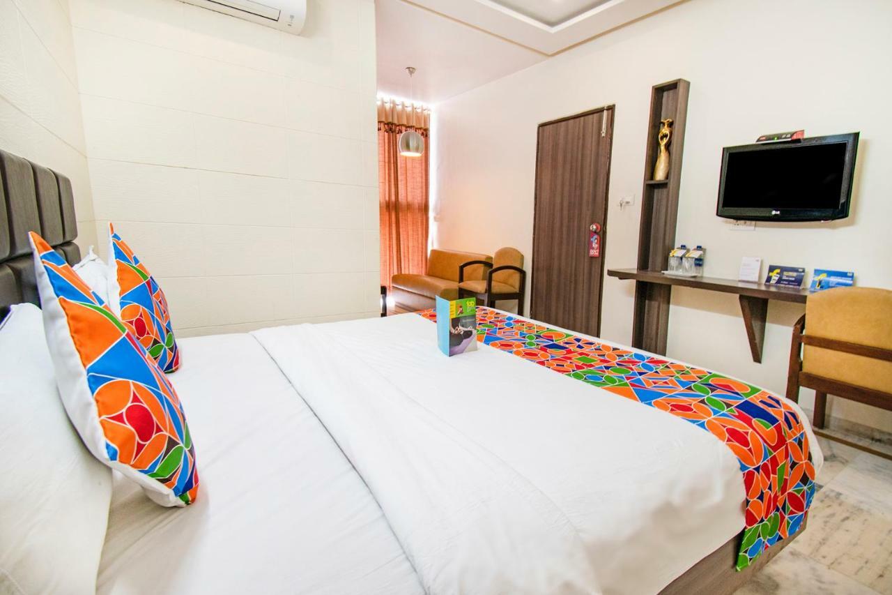 Hotel Kamran Palace Ahmedabad Extérieur photo