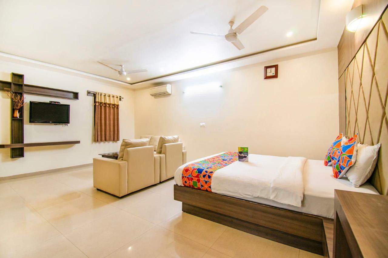 Hotel Kamran Palace Ahmedabad Extérieur photo