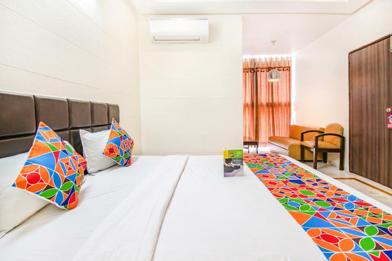 Hotel Kamran Palace Ahmedabad Extérieur photo