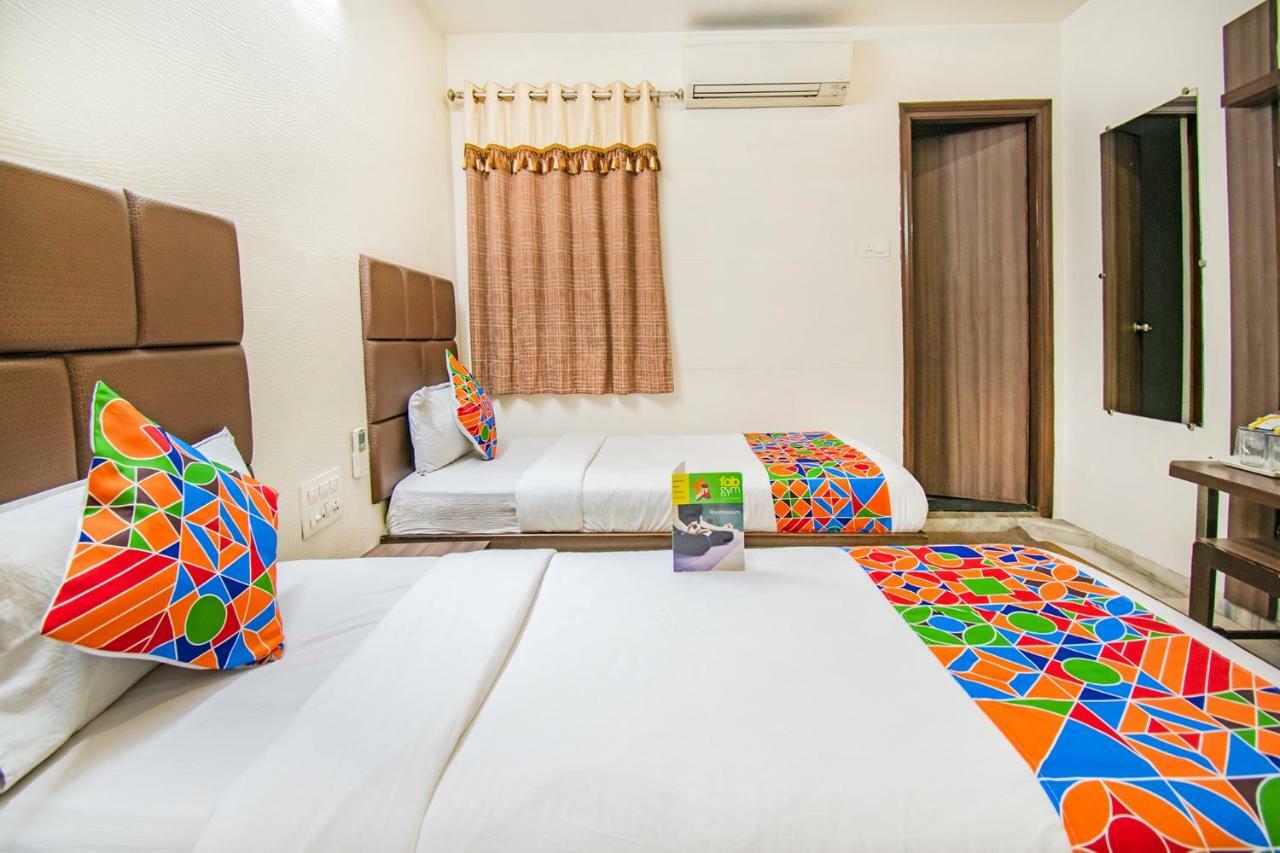 Hotel Kamran Palace Ahmedabad Extérieur photo