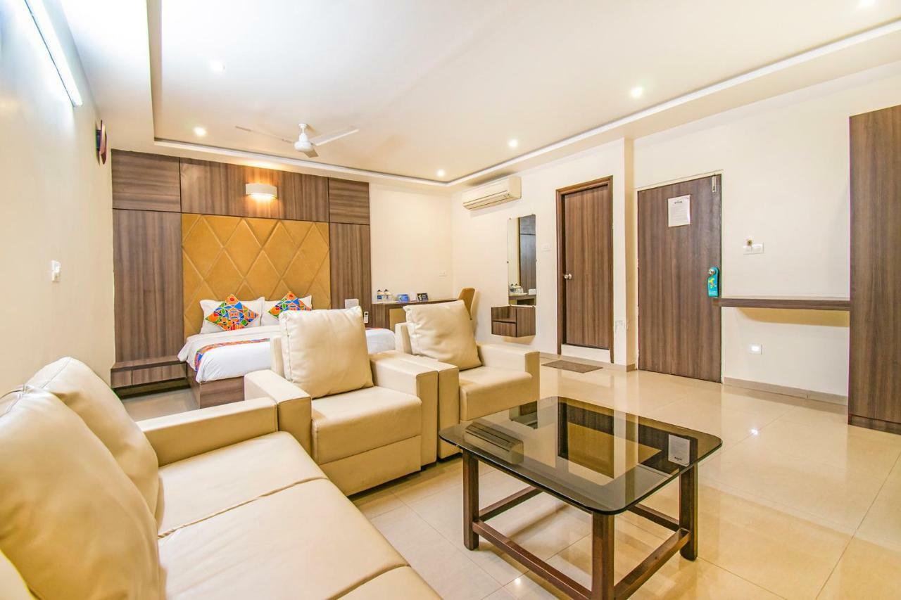 Hotel Kamran Palace Ahmedabad Extérieur photo
