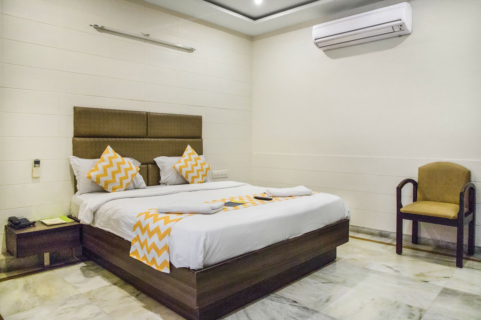 Hotel Kamran Palace Ahmedabad Extérieur photo