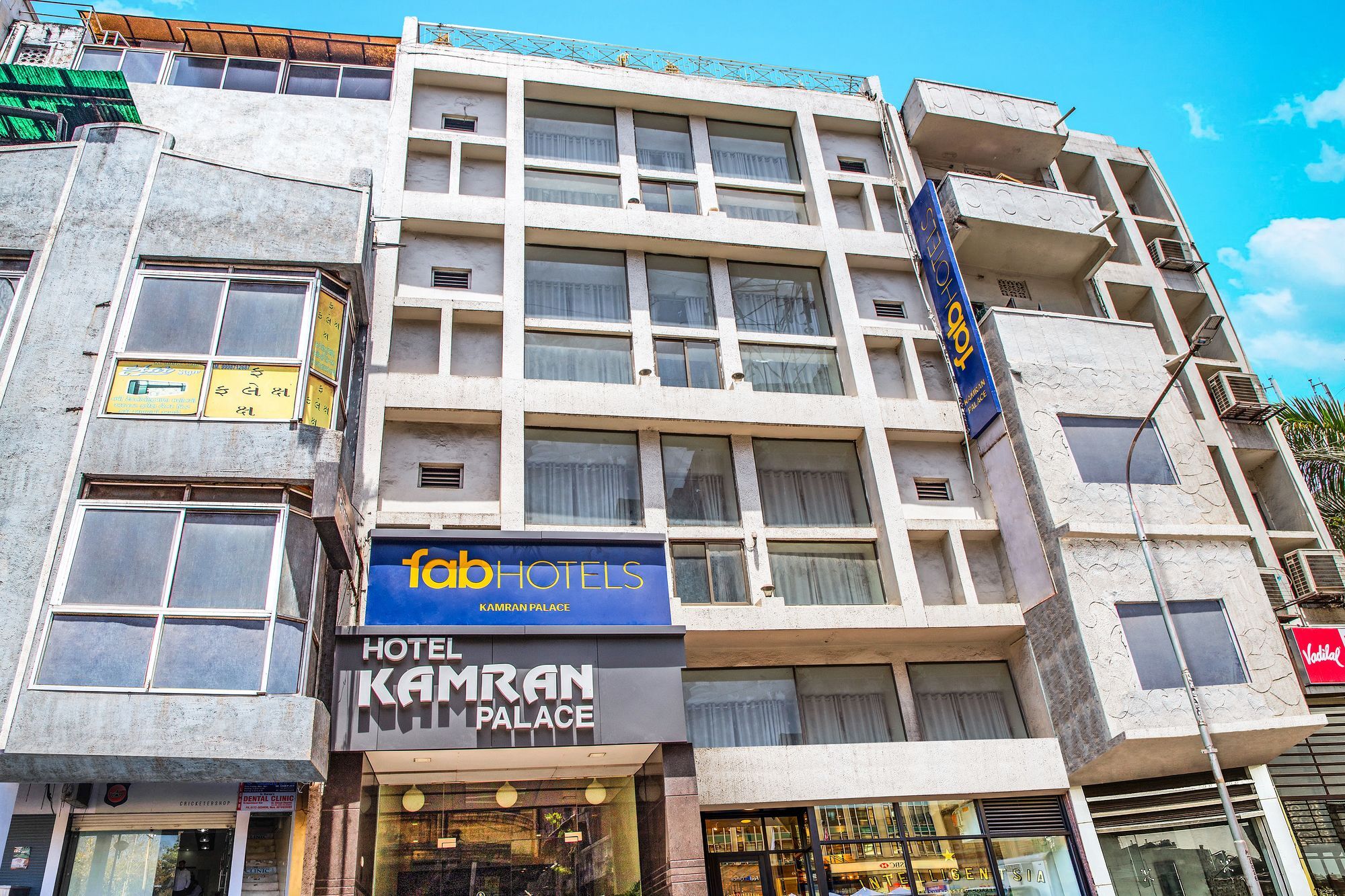 Hotel Kamran Palace Ahmedabad Extérieur photo