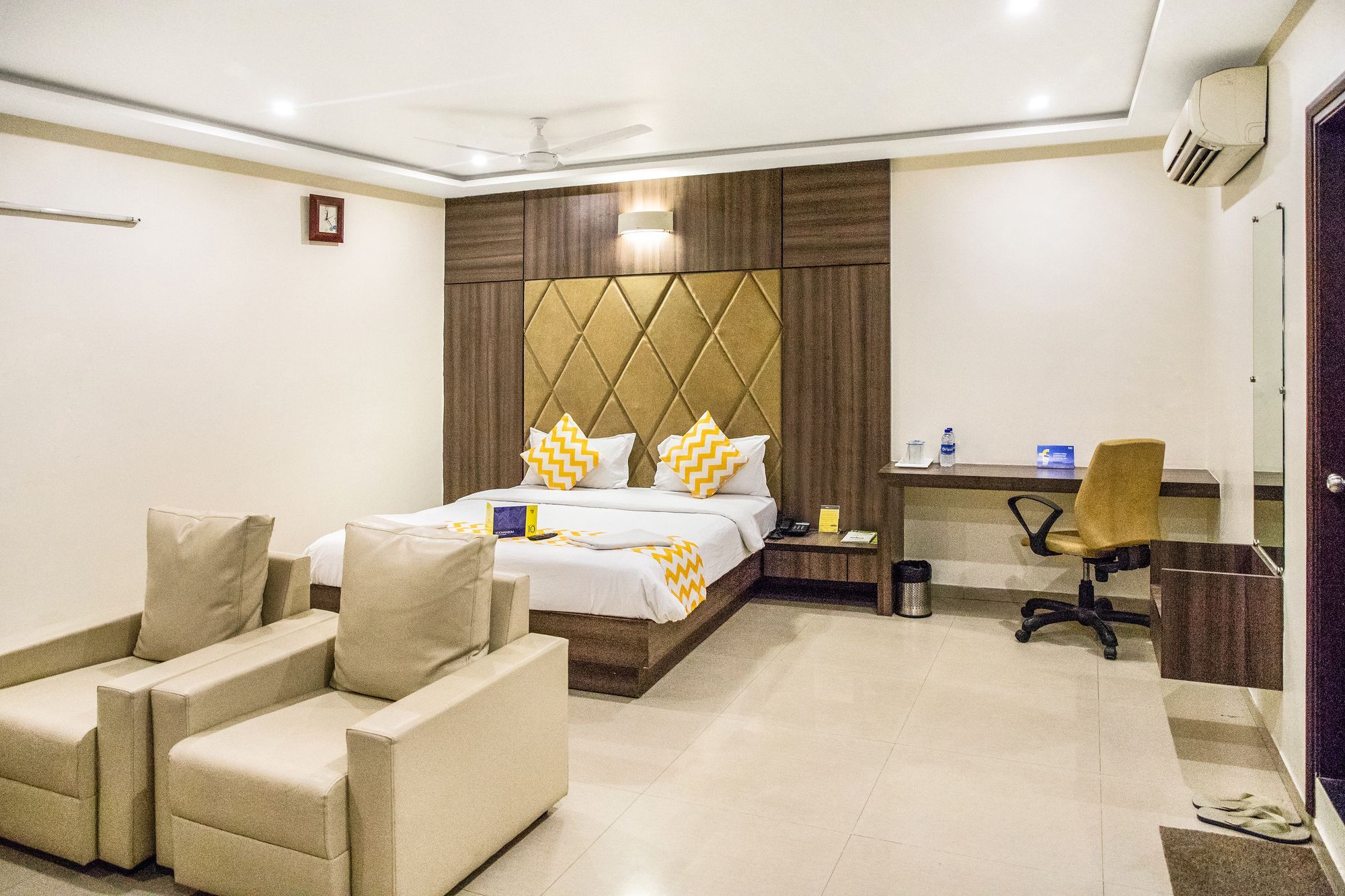 Hotel Kamran Palace Ahmedabad Extérieur photo