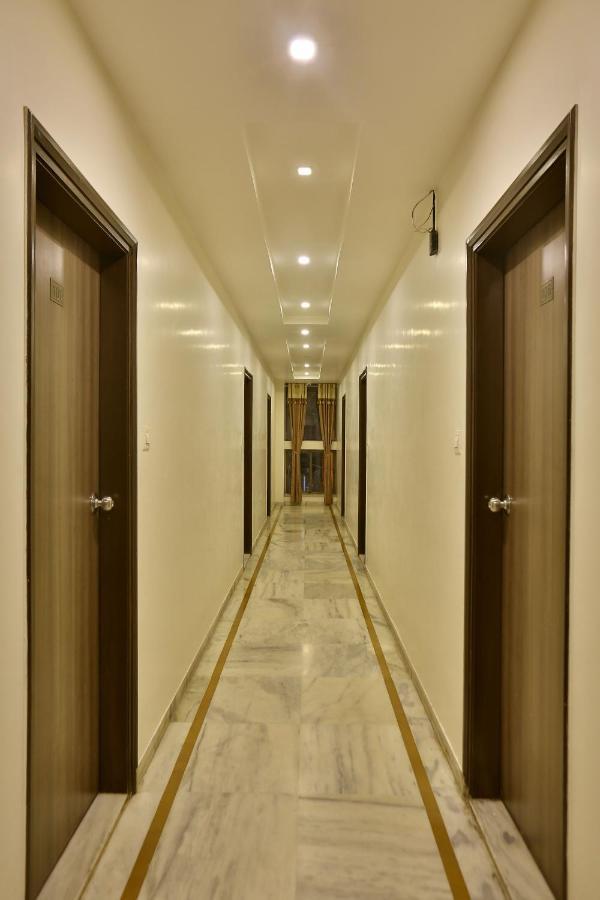Hotel Kamran Palace Ahmedabad Extérieur photo
