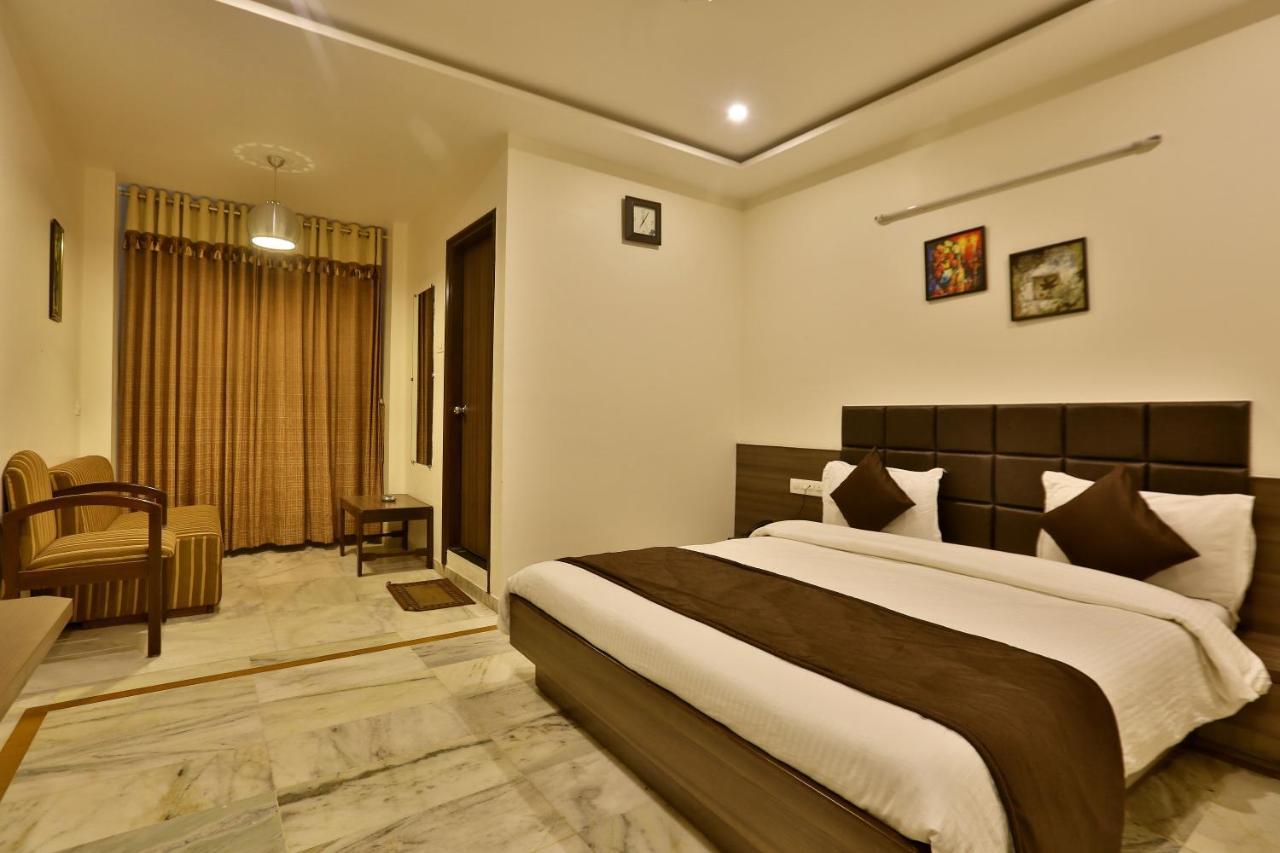 Hotel Kamran Palace Ahmedabad Extérieur photo