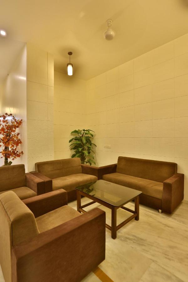 Hotel Kamran Palace Ahmedabad Extérieur photo