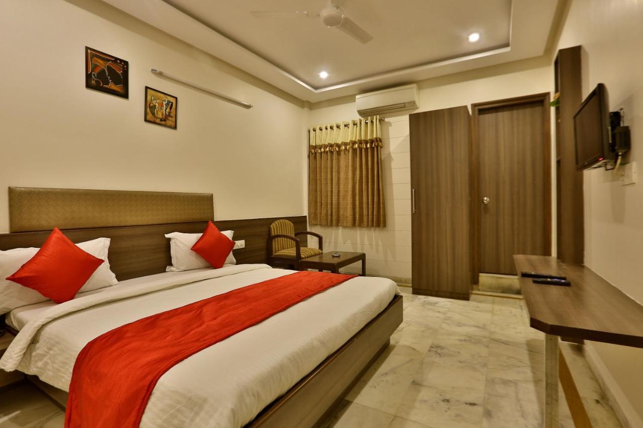 Hotel Kamran Palace Ahmedabad Extérieur photo