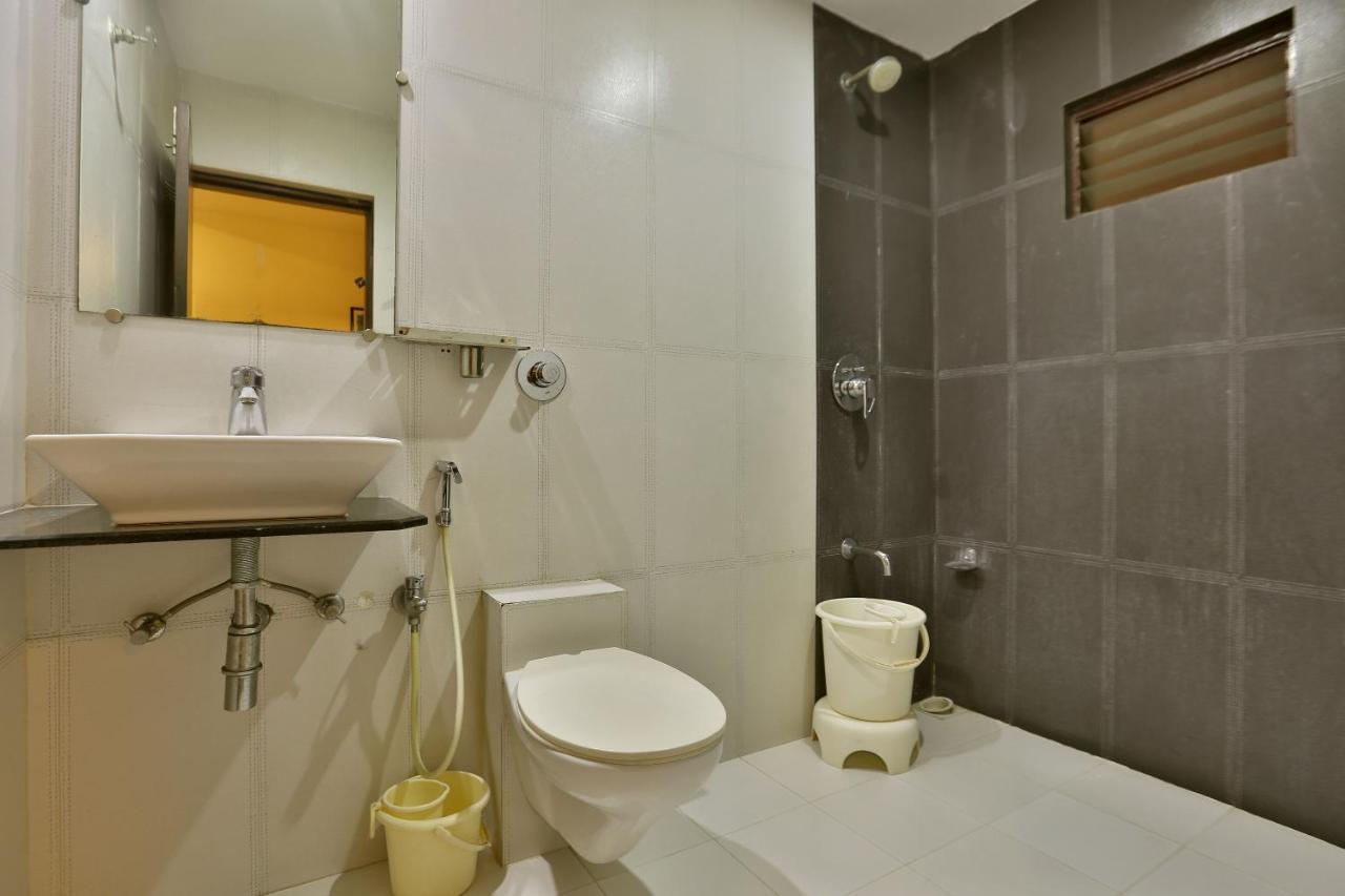 Hotel Kamran Palace Ahmedabad Extérieur photo