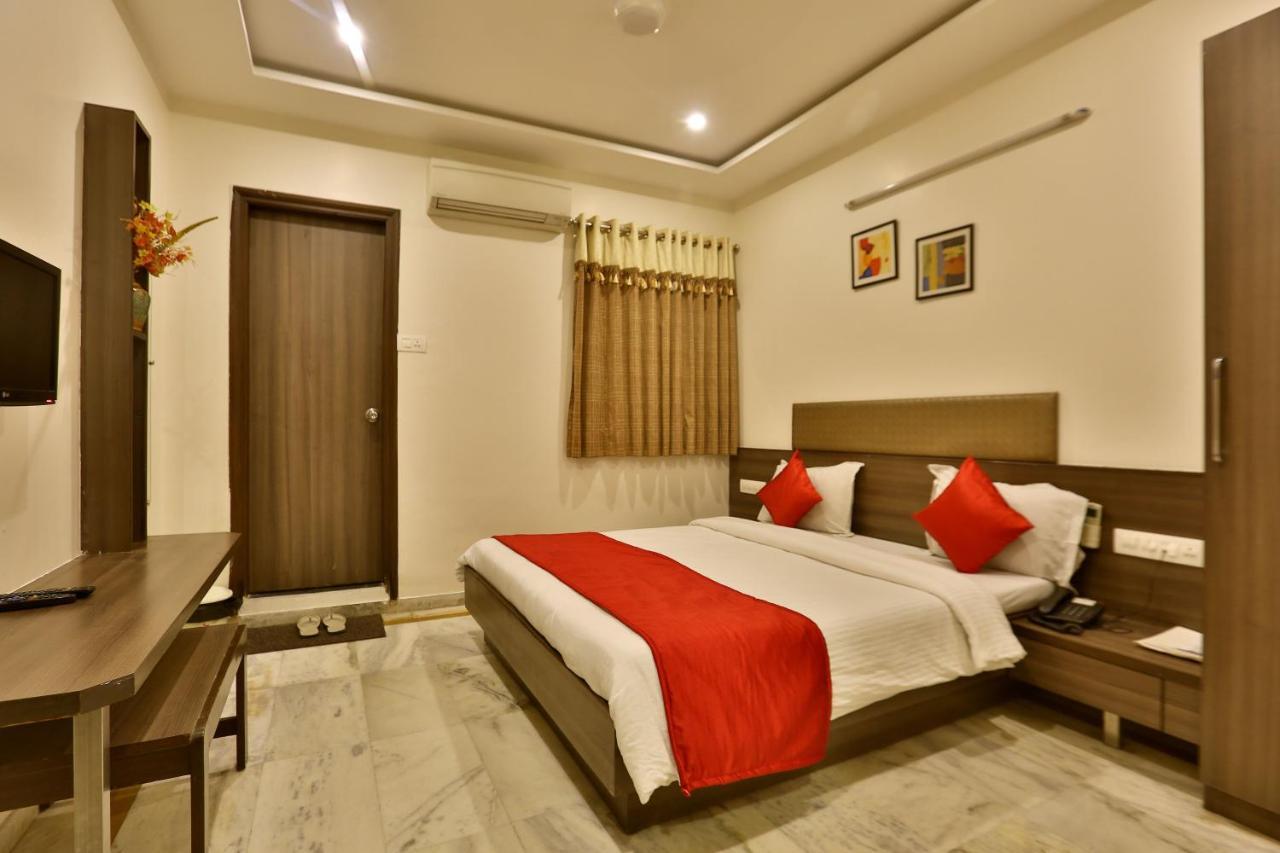 Hotel Kamran Palace Ahmedabad Extérieur photo