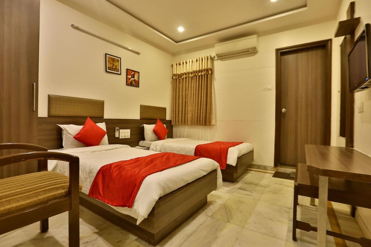 Hotel Kamran Palace Ahmedabad Extérieur photo