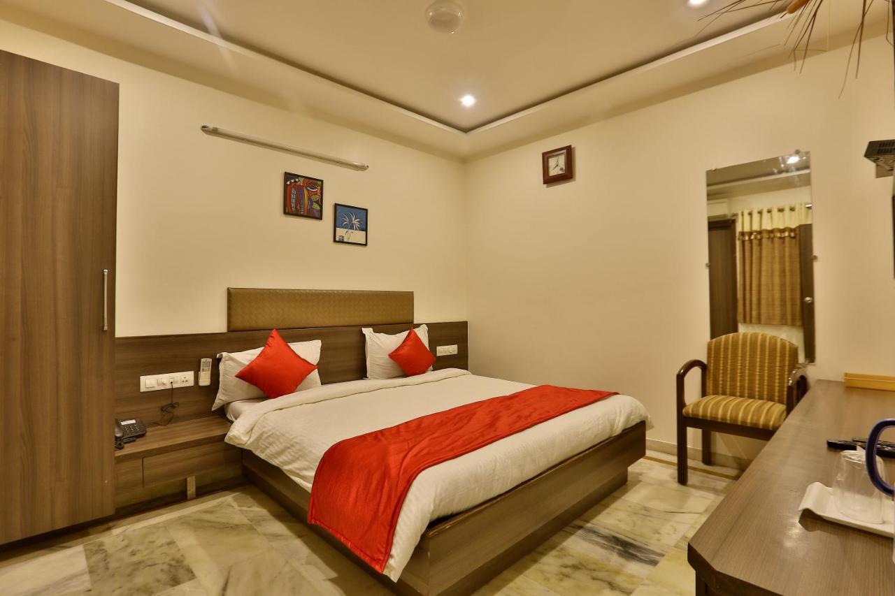 Hotel Kamran Palace Ahmedabad Extérieur photo