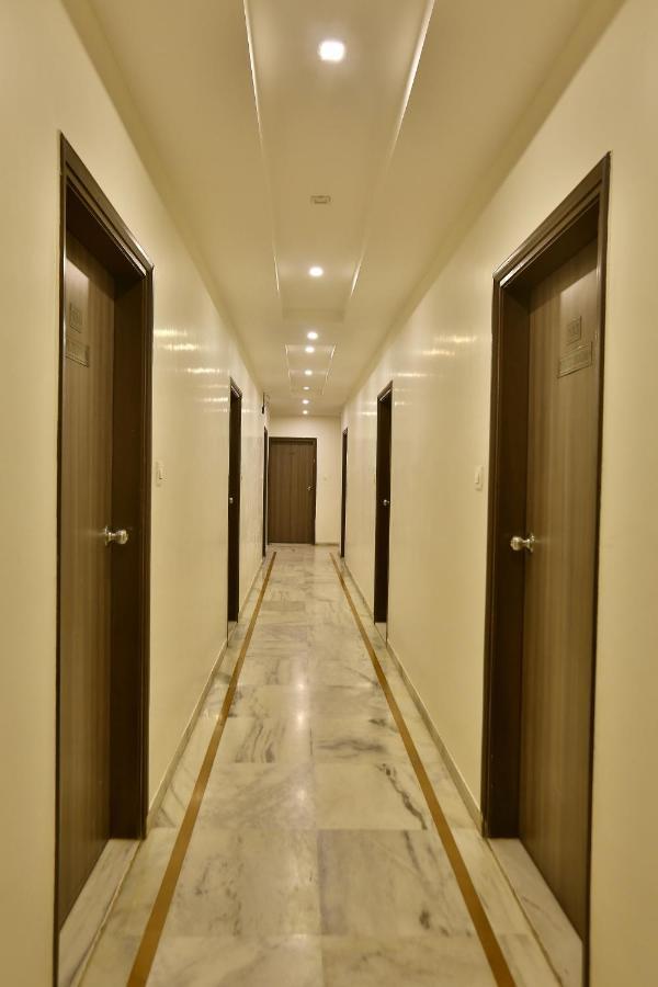 Hotel Kamran Palace Ahmedabad Extérieur photo